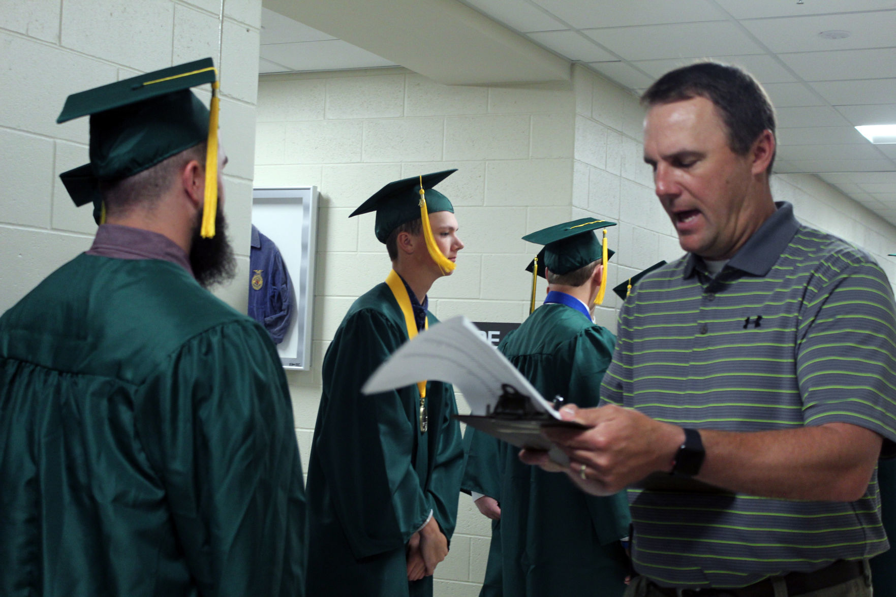 060219-ctzn-news-bd-grad005.jpg